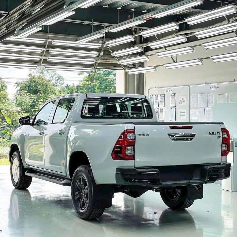 Hilux 2.8L Số Tự Động 2 Cầu Máy Dầu Giá xe Toyota Hilux