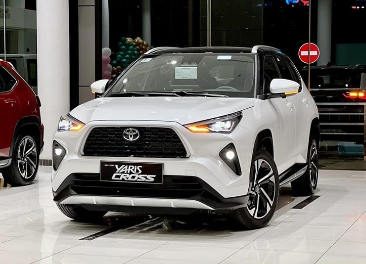Toyota Yaris Cross 2023 chao san nuoc 1 1689008909 381 width740height534