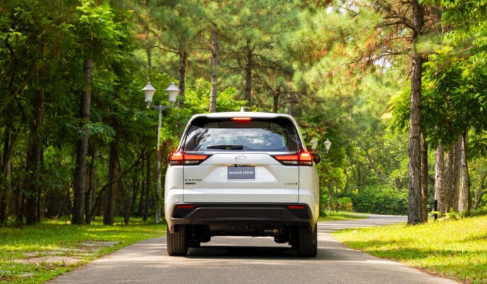 mua xe toyota innova tra gop 01