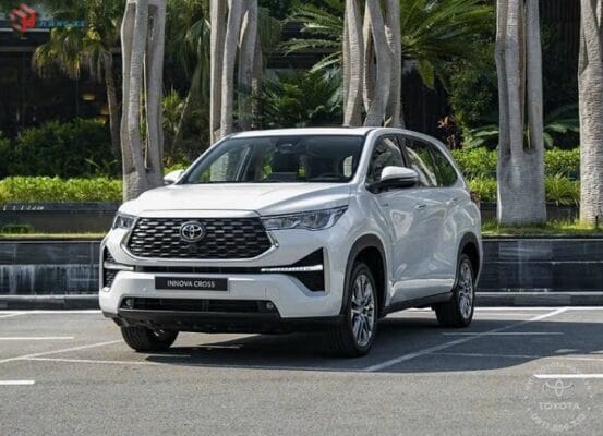 ngoai that xe toyota innova cross 1 2520996j22961 1