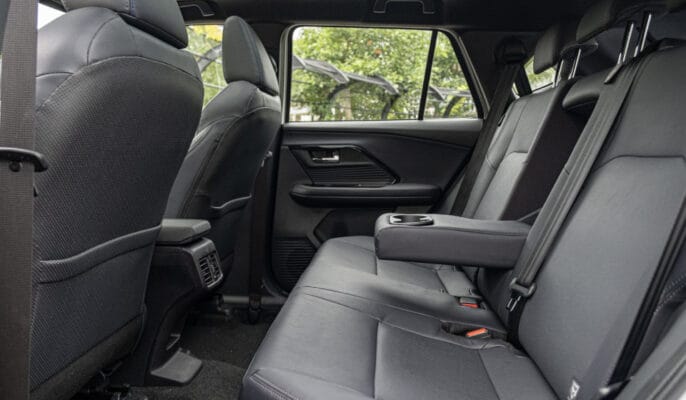 noi that xe toyota yaris cross 03