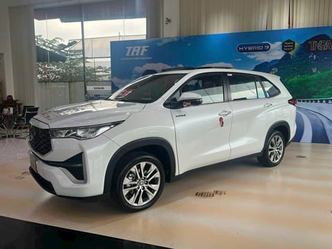 toyota innova cross 2 1742603348255 17426033487181605643607 1742610600475 1742610601806383695851