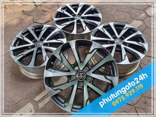 1663673486 mam duc xe Toyota Cross gia tot