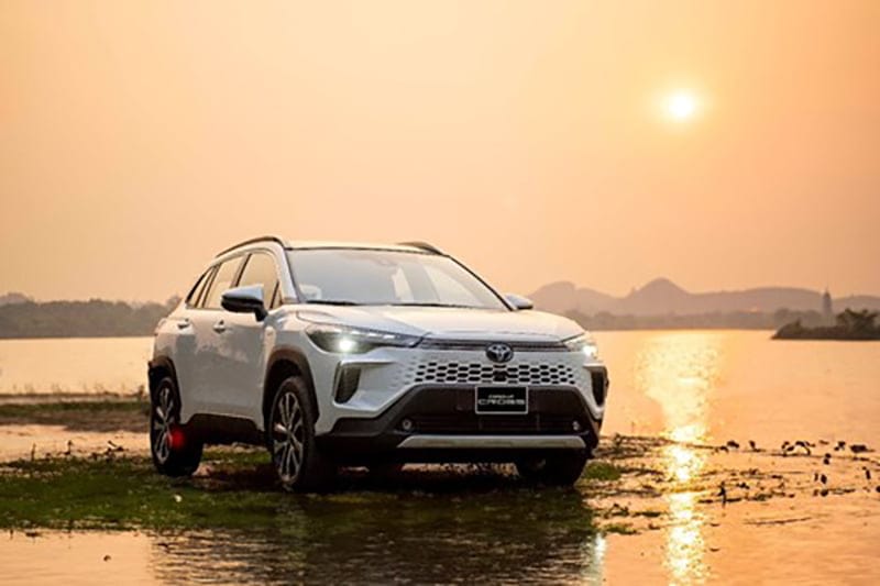 toyota corolla cross 2024 gia xe lan banh khuyen mai mua ban xe tra gop