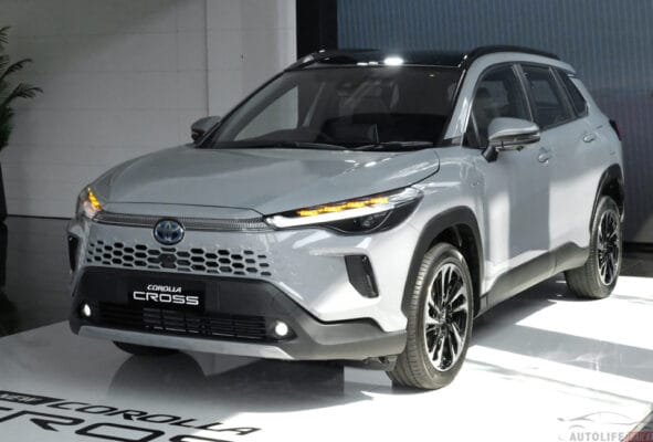 xe toyota corolla cross 2024 8